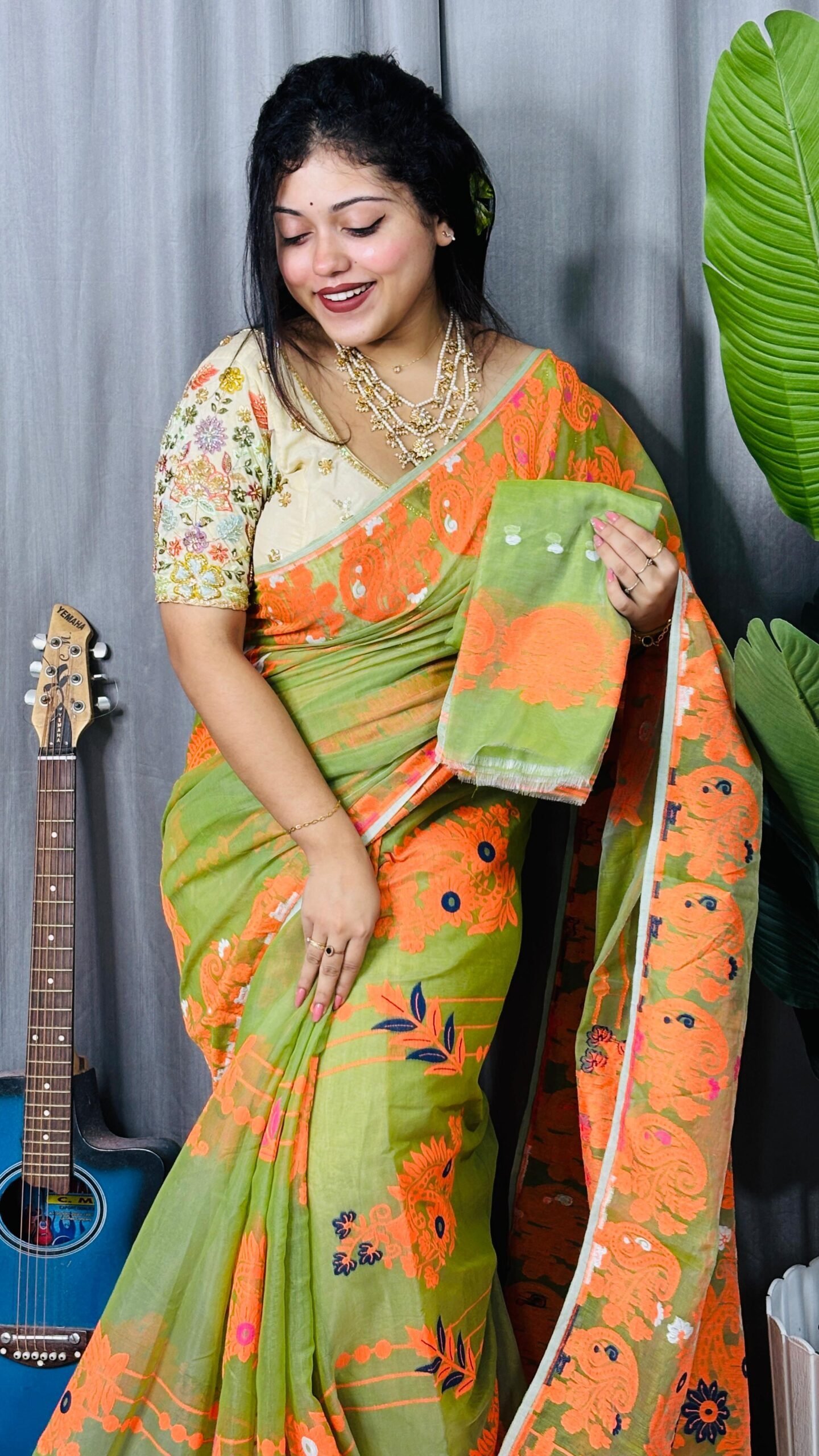 Avocado Soft Ful Bahar Jamdani Saree 3 Avocado Soft Ful Bahar Jamdani Saree - Image 3