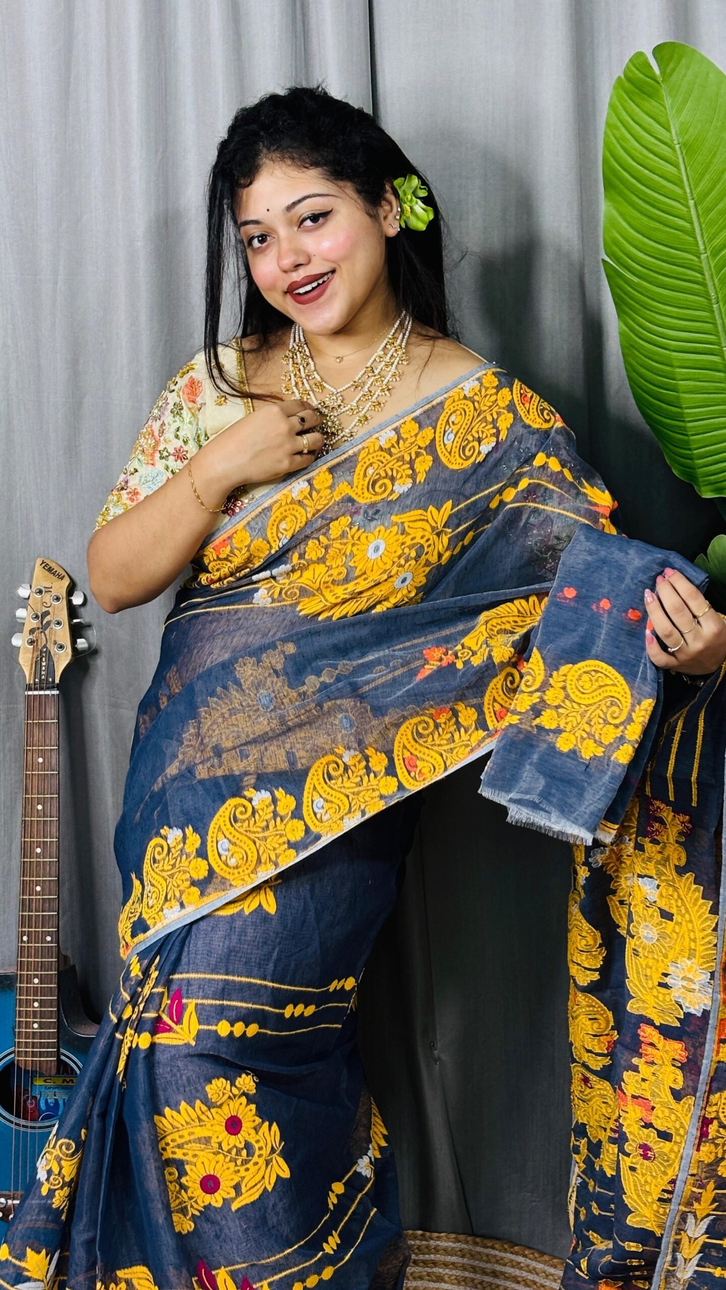 Dark Grey Soft Ful Bahar Jamdani Saree 3 Dark Grey Soft Ful Bahar Jamdani Saree - Image 3