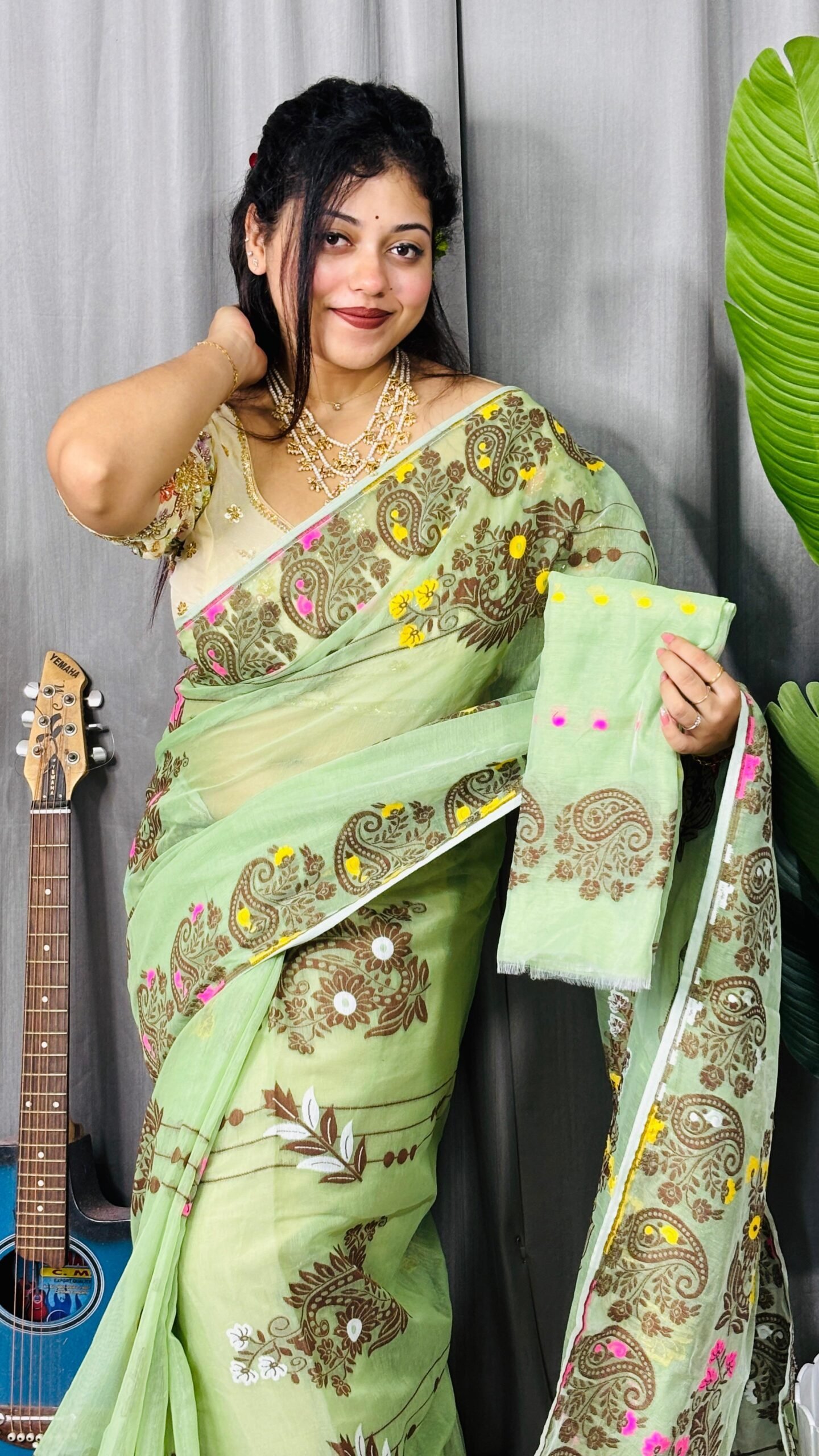 Frog Green Soft Ful Bahar Jamdani Saree 3 Frog Green Soft Ful Bahar Jamdani Saree - Image 3