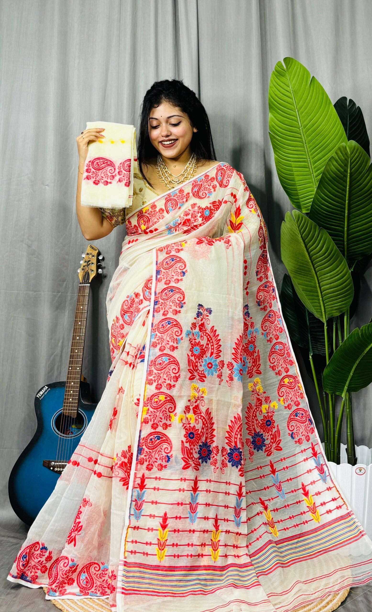 Off White Soft Ful Bahar Jamdani Saree 2 Off White Soft Ful Bahar Jamdani Saree - Image 2