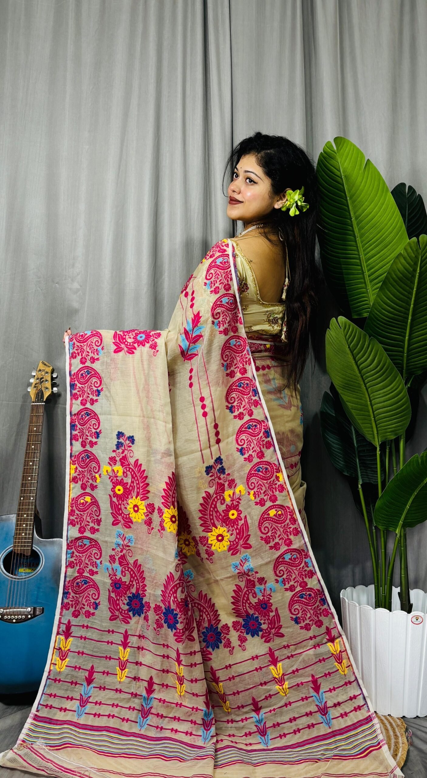 Vanilla Soft Ful Bahar Jamdani Saree 3 Vanilla Soft Ful Bahar Jamdani Saree - Image 3