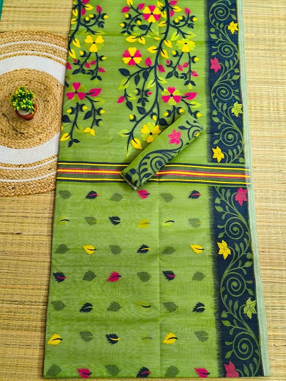 Avocado Soft Dhakai Jamdani Saree 1 Avocado Soft Dhakai Jamdani Saree
