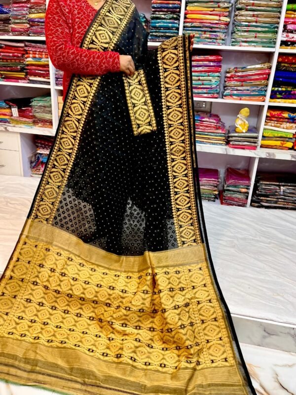 Barfi Soft Dhakai Jamdani Sari with Blouse Piece - Black