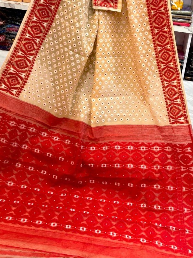 Barfi Soft Dhakai Jamdani Sari with Blouse Piece - Dark Cream 2 Barfi Soft Dhakai Jamdani Sari with Blouse Piece - Dark Cream