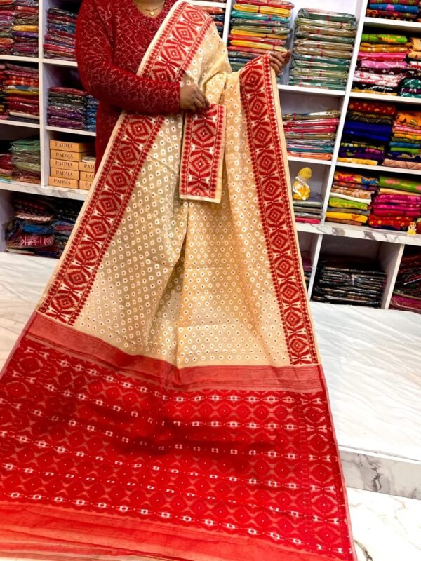 Barfi Soft Dhakai Jamdani Sari with Blouse Piece - Dark Cream