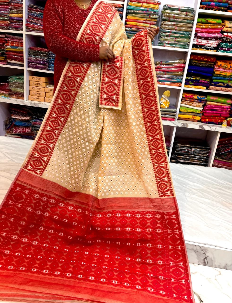 Barfi Soft Dhakai Jamdani Sari with Blouse Piece - Dark Cream 1 Barfi Soft Dhakai Jamdani Sari with Blouse Piece - Dark Cream