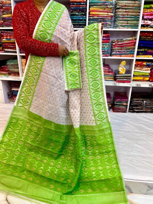 Barfi Soft Dhakai Jamdani Sari with Blouse Piece - Off White