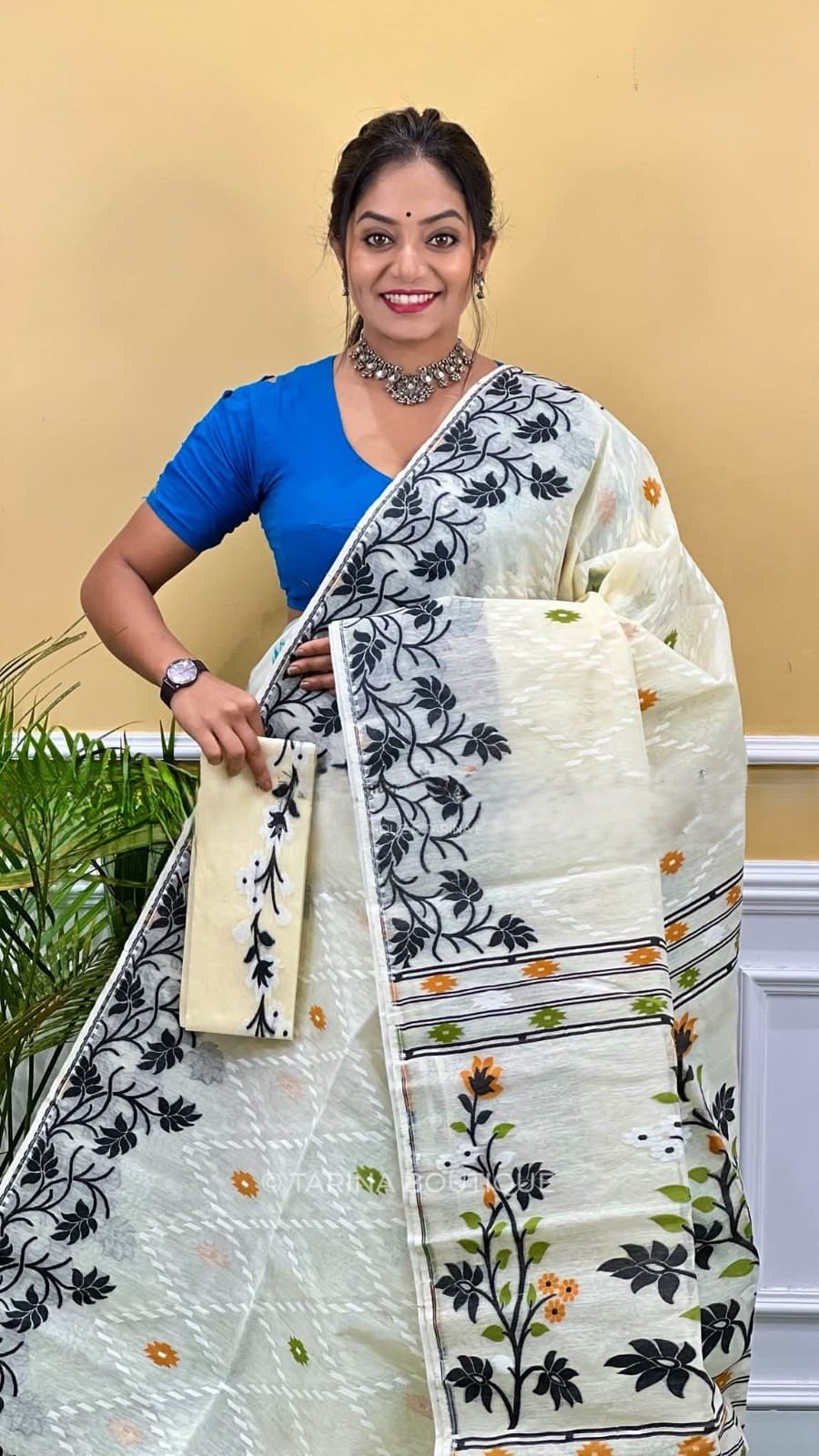 Nayan Tara Soft Dhakai Jamdani Sari with Blouse Piece - Off White 1 Nayan Tara Soft Dhakai Jamdani Sari with Blouse Piece - Off White