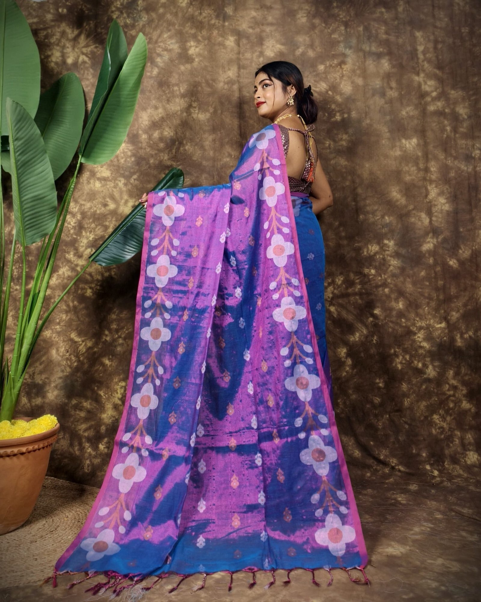 Sunflower Design Soft Dual Tone Tissue Sari - With Blouse Piece 4 Sunflower Design Soft Dual Tone Tissue Sari - With Blouse Piece - Image 4