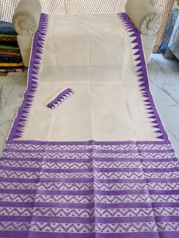 Body Plain Soft Dhakai Jamdani Saree with Blouse Piece - Off White
