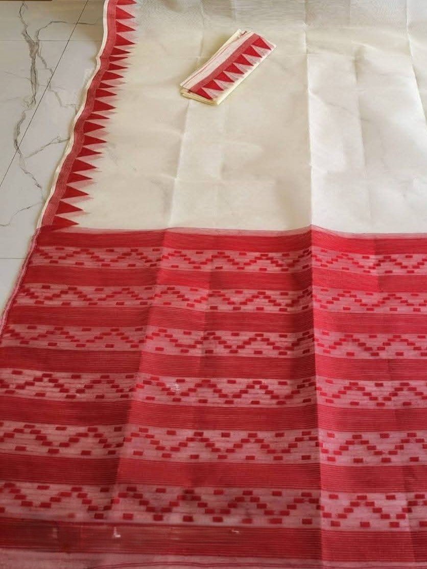 Body Plain Soft Dhakai Jamdani Saree with Blouse Piece - Off White 2 Body Plain Soft Dhakai Jamdani Saree with Blouse Piece - Off White - Image 2