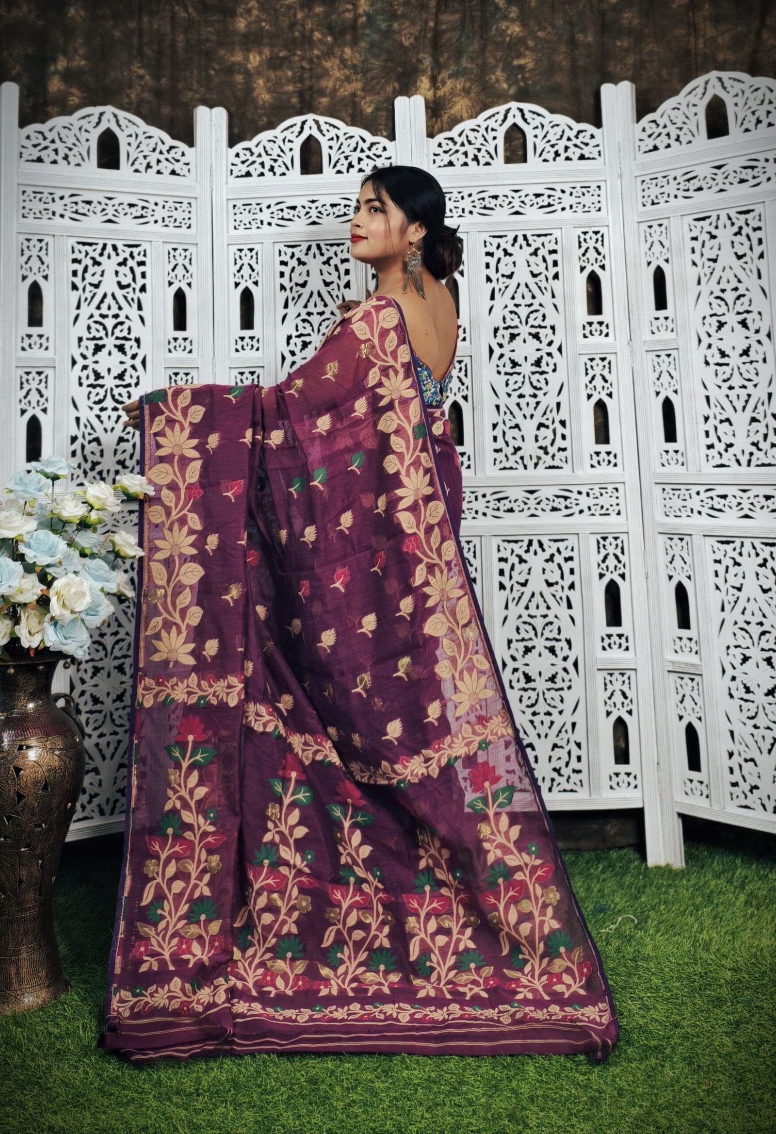Old Mauve Soft Lota Jamdani Saree 4 Old Mauve Soft Lota Jamdani Saree - Image 4