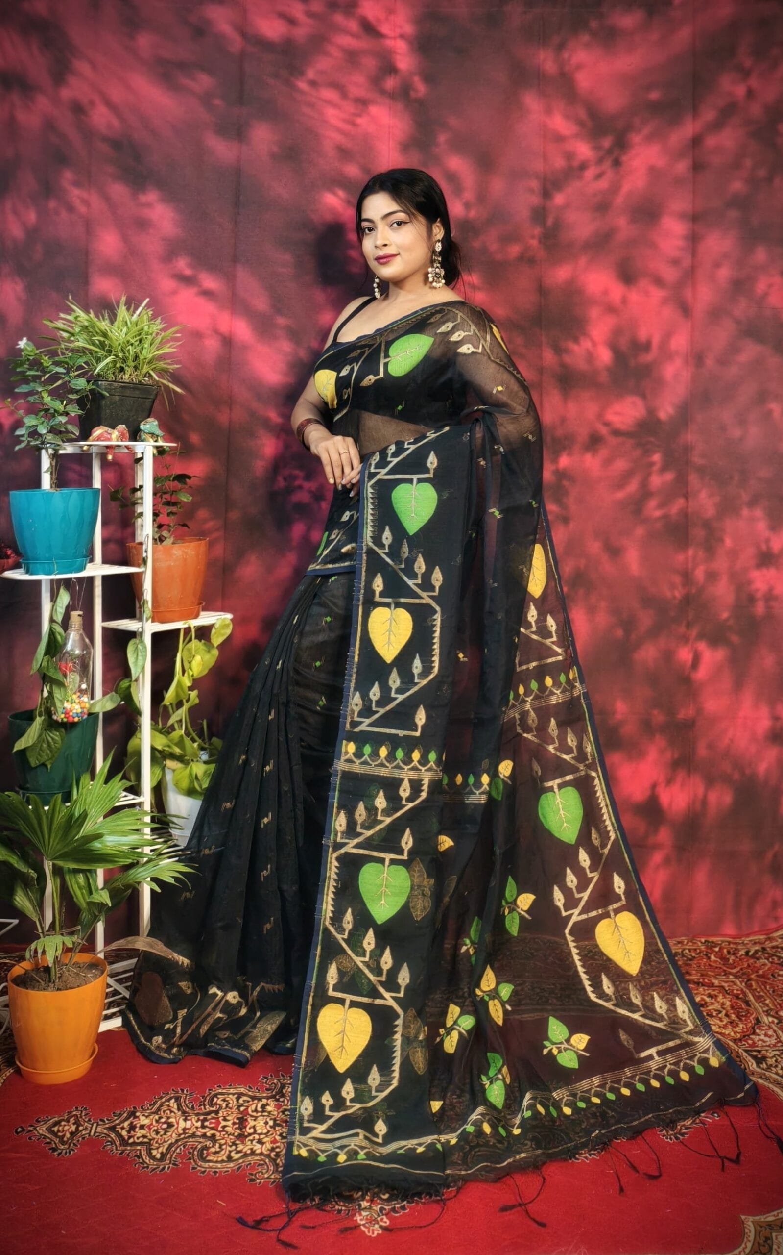 Pan Pata Soft Black Handloom Sari With Blouse Piece 4 Pan Pata Soft Black Handloom Sari With Blouse Piece - Image 4