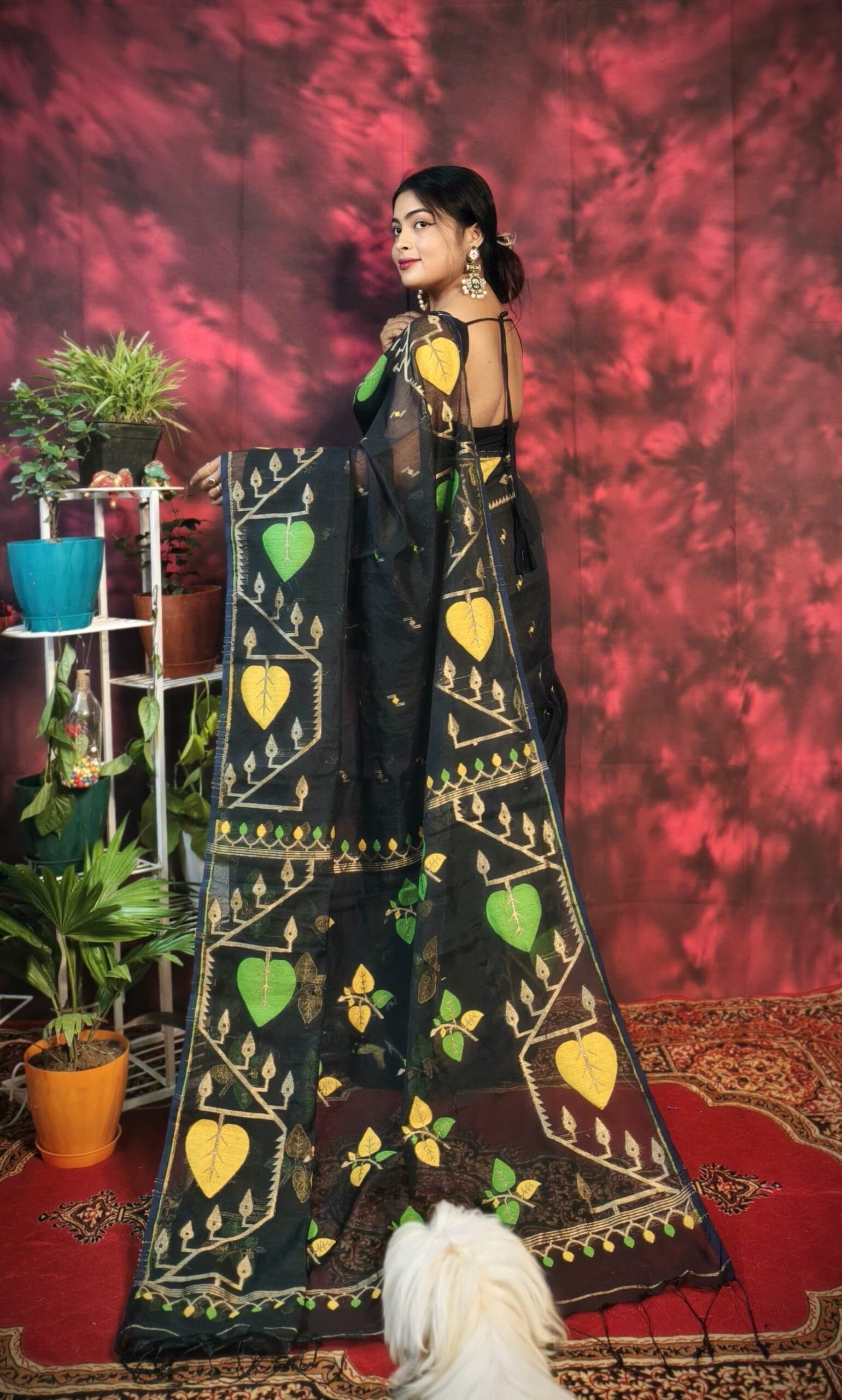 Pan Pata Soft Black Handloom Sari With Blouse Piece 3 Pan Pata Soft Black Handloom Sari With Blouse Piece - Image 3