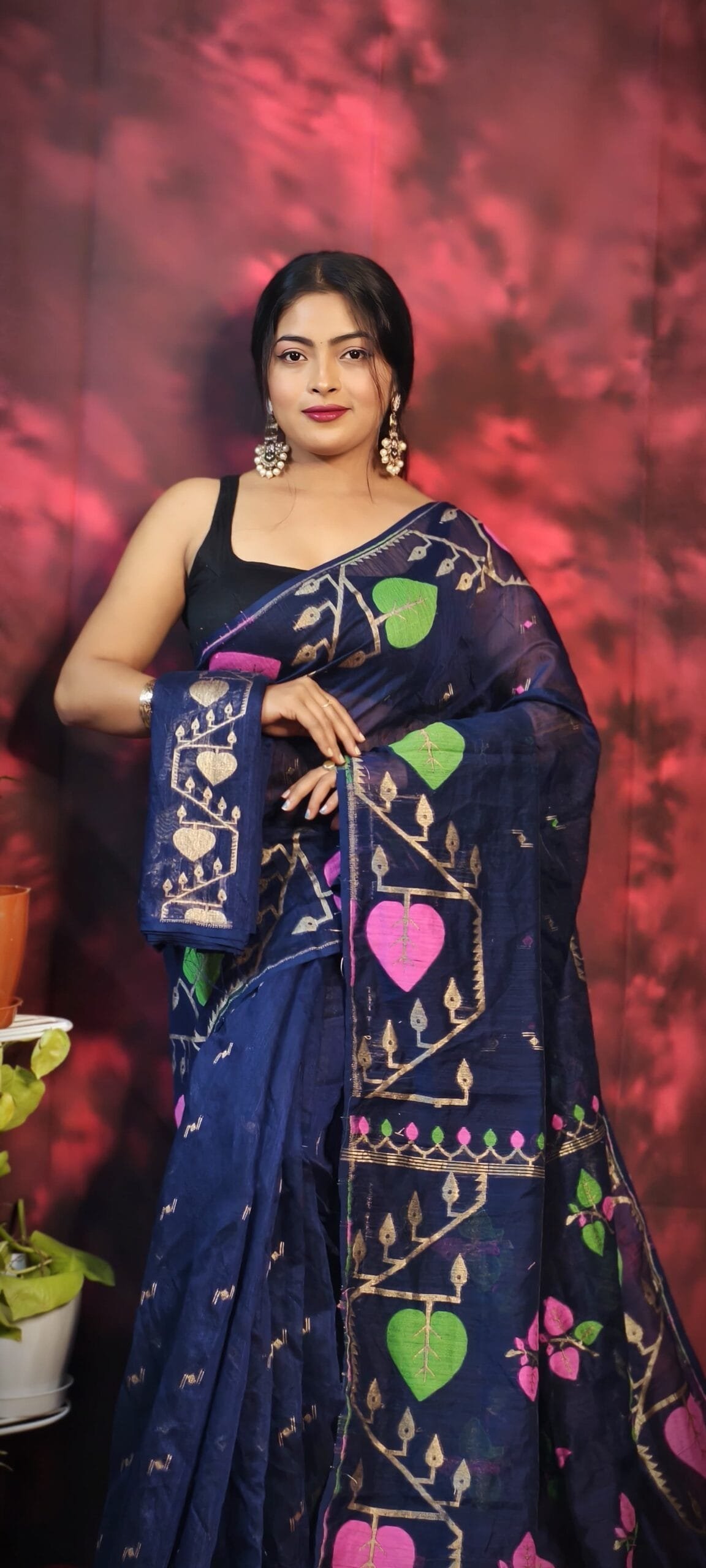 Pan Pata Soft Navy Blue Handloom Sari With Blouse Piece 3 Pan Pata Soft Navy Blue Handloom Sari With Blouse Piece - Image 3