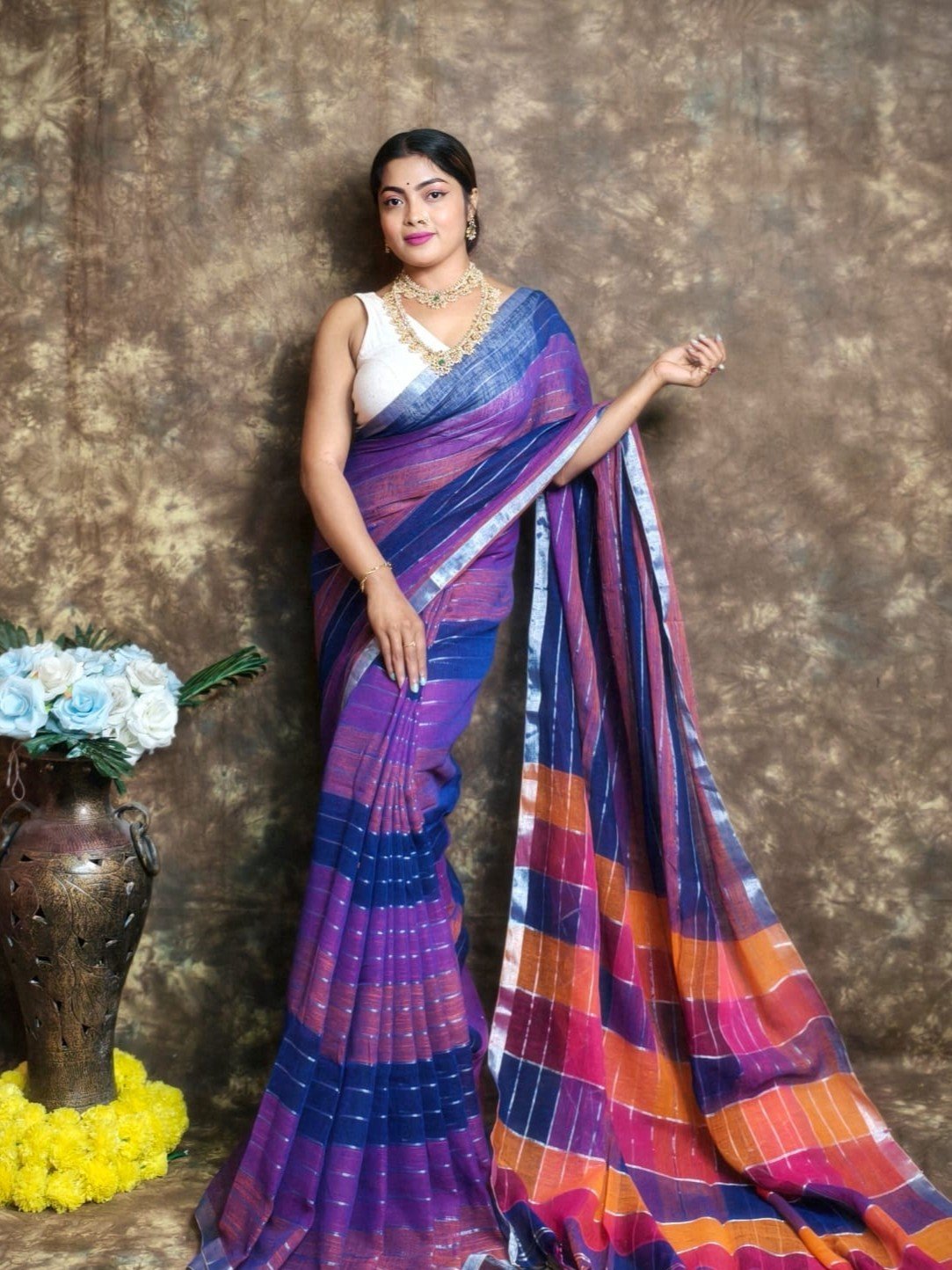 Dual Tone Plain Linen Saree With Blouse Piece 1 Dual Tone Plain Linen Saree With Blouse Piece