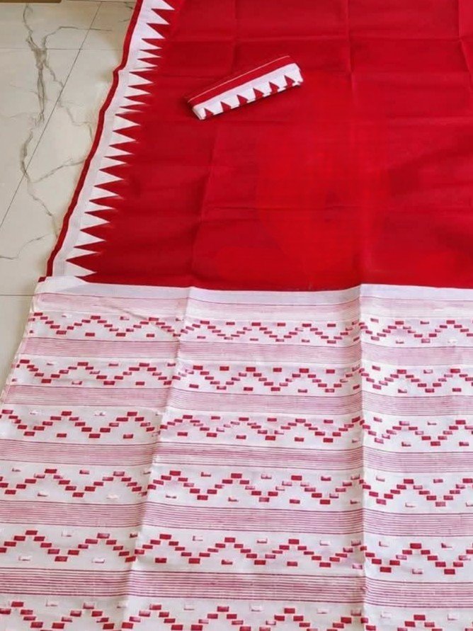Body Plain Soft Dhakai Jamdani Saree with Blouse Piece - Red 2 Body Plain Soft Dhakai Jamdani Saree with Blouse Piece - Red - Image 2