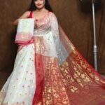 White Soft Copper Joriwork Dhakai Jamdani Saree 3 scaled e1741090180863