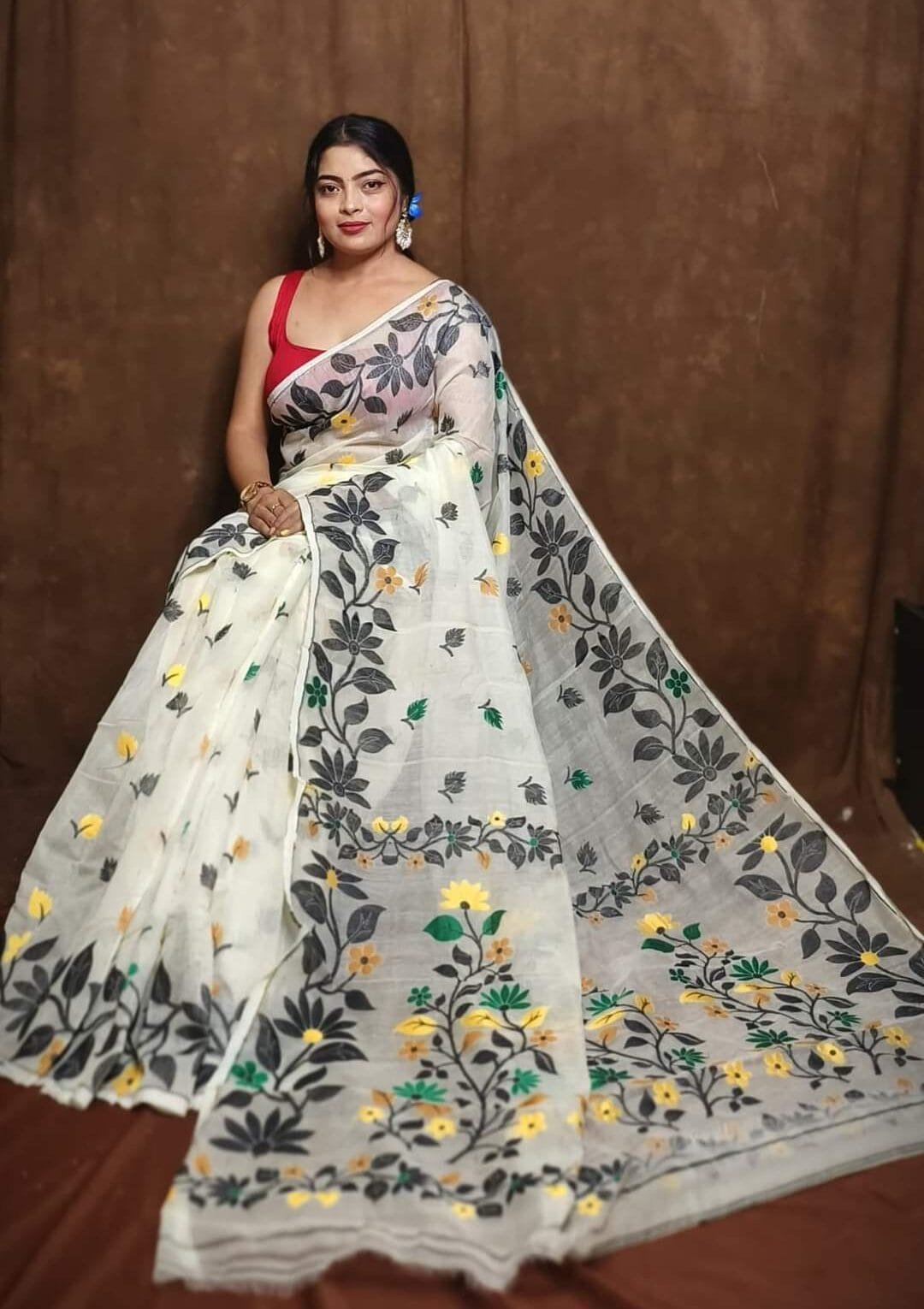 White Soft Lota Jamdani Sari 1 White Soft Lota Jamdani Sari
