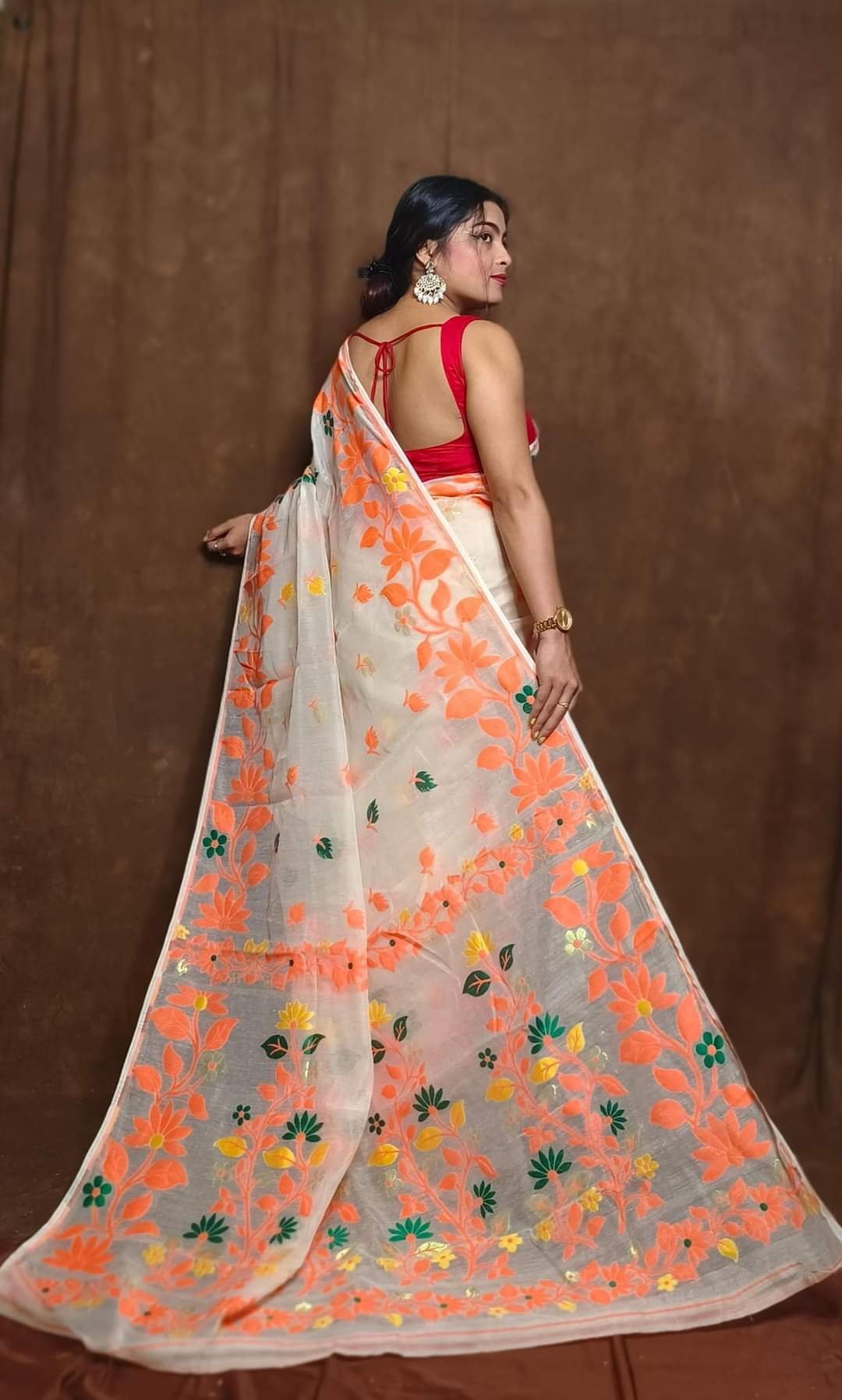 White Soft Lota Jamdani Sari 1 White Soft Lota Jamdani Sari