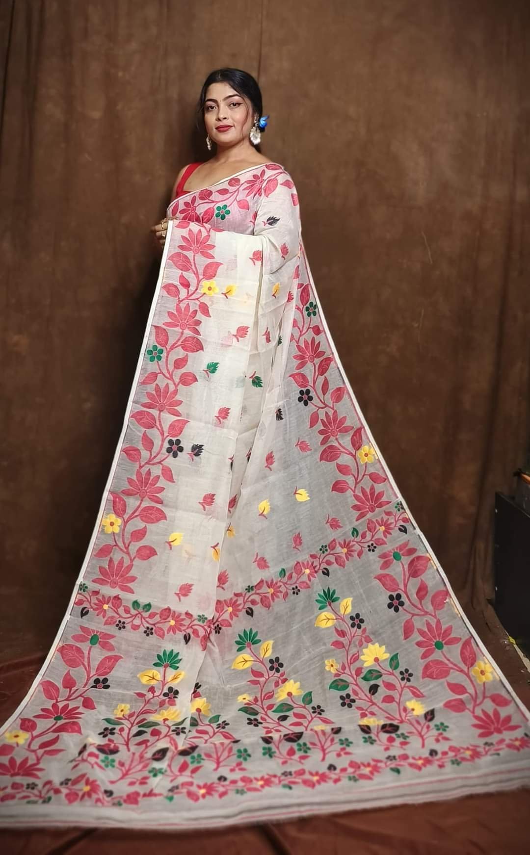 White Soft Lota Jamdani Sari 1 White Soft Lota Jamdani Sari