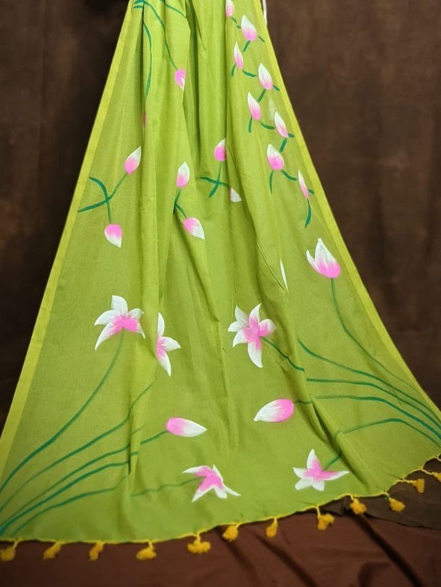 Floral Design Mul Cotton Sari With Blouse Piece 2 Floral Design Mul Cotton Sari With Blouse Piece - Image 2